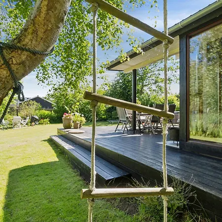Beautiful Summer House In A Fantastic Location 吉利勒杰